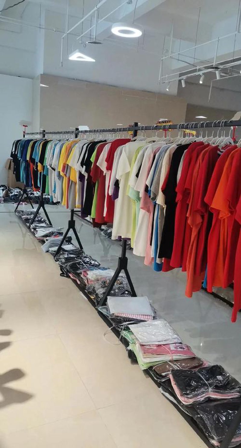 时尚折扣服装如何打造品牌魅力